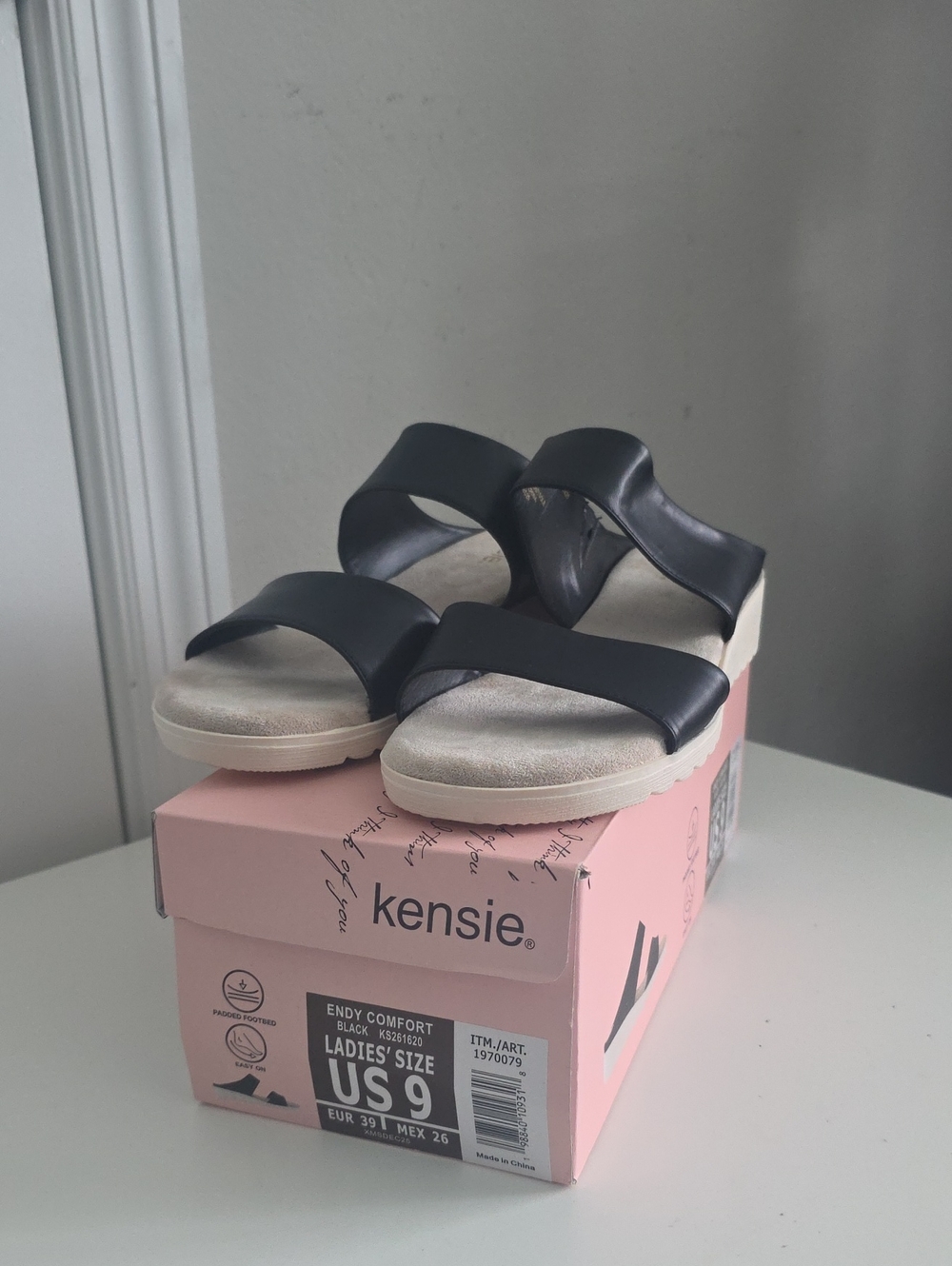 Kensie Black Wide Crossover Slip-On Sandals